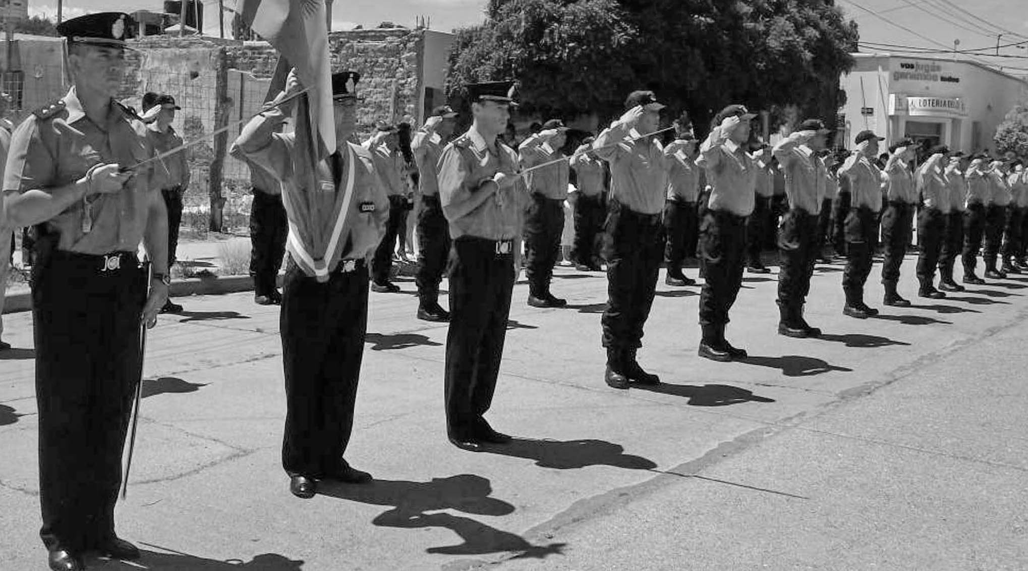 condena a policías Chubut