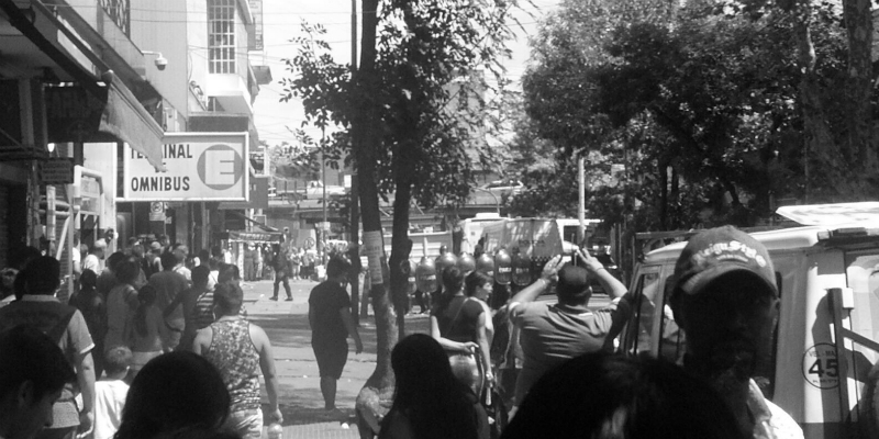 represion en liniers 2