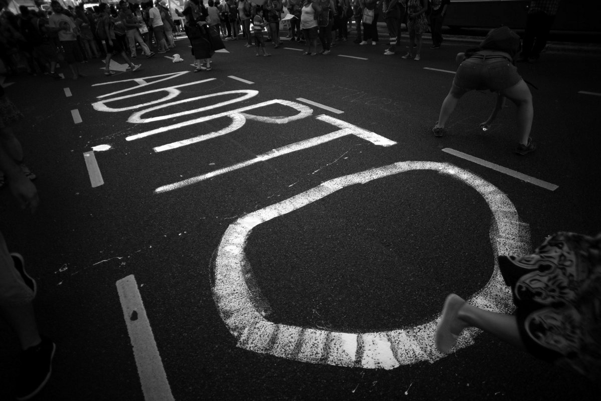 Capital Federal. 9 de Marzo de 2015. Diversas organizaciones feministas, sindicales y sociales realizaron manifestaciones por la despenalizacion del aborto frente al ministerio de salud de la nacion.