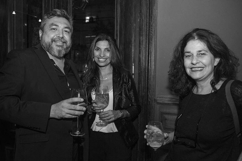 Cristian Alarcón, director de Cosecha Roja, junto a las periodistas Natalia Chientaroli (corresponsal de El Diario de España) y Mariana Liceaga.