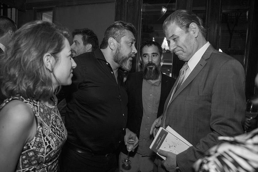 Victor Hugo Morales con Cristian Alarcón y los editores de Cosecha Roja, Leila Mesyngier y Sebastián Hacher.