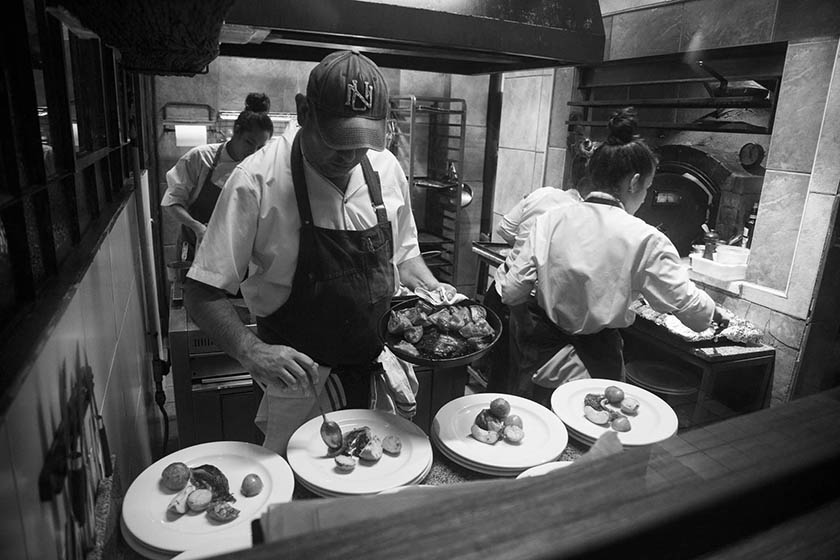 El detrás de escena en Pura Tierra: el plato principal del menú diseñado por Martín Molteni.