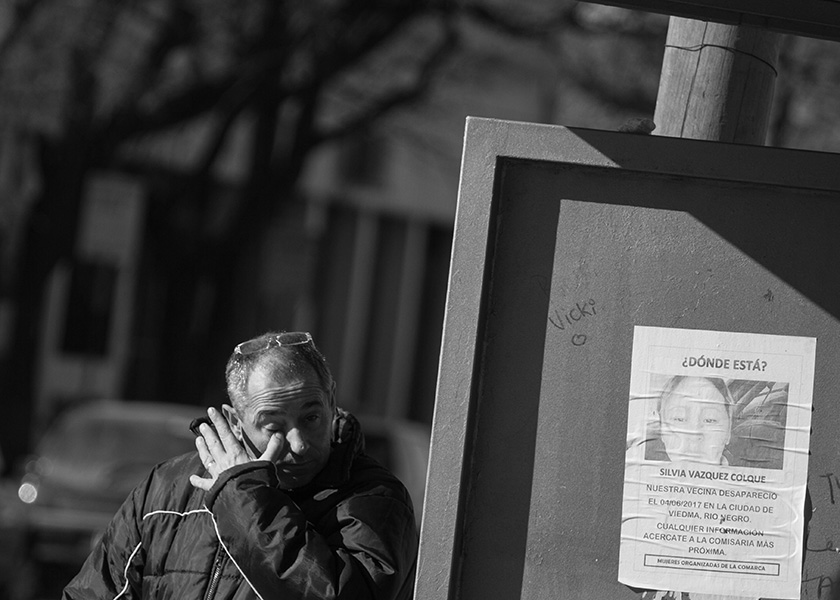 Viedma. 11-08-17. Afiches en las paradas de colectivos, para buscar a Silvia Vazquez Colque. Foto: Pablo Leguizamon