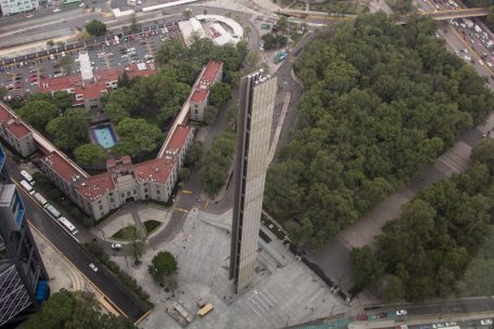 La Estela de Luz fue “expropiada” por familiares de víctimas de la violencia. Foto: Galo Cañas / Cuartoscuro.com