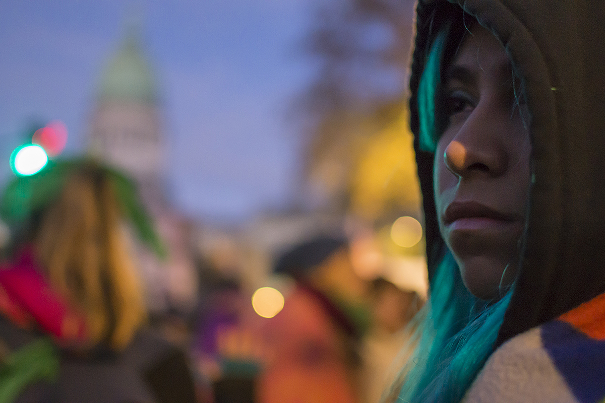 Vigilia de mujeres durante el tratamiento del proyecto para legalización del aborto en la Cámara de Diputados de la Nación.13 y 14 de junio de 2018. Foto: Paola Olari Ugrotte.-