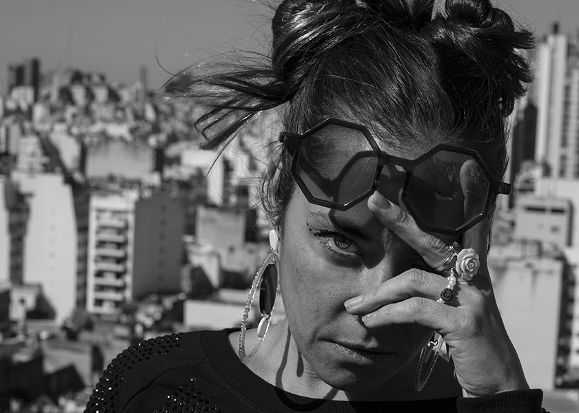 Sara Hebe: “Mi tarea es ponerle rima a lo que ya está escrito en la calle”
