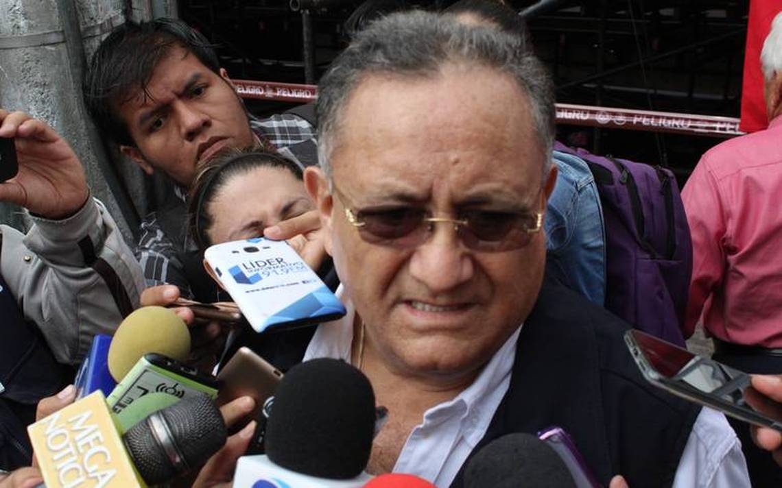 Luis Octavio Cotero en entrevista tras darse a conocer la existencia de los contenedores. Crédito: Darwin Franco