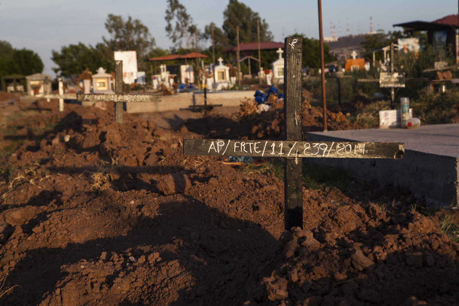 Los cuerpos de personas no identificadas han sido enviadas a fosas comunes de panteones municipales en Sinaloa