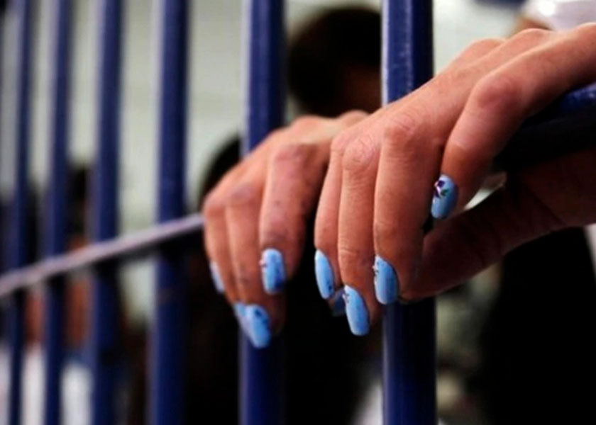 Sin visitas durante un año y sin vacunas: el brote en la cárcel de mujeres de Rosario