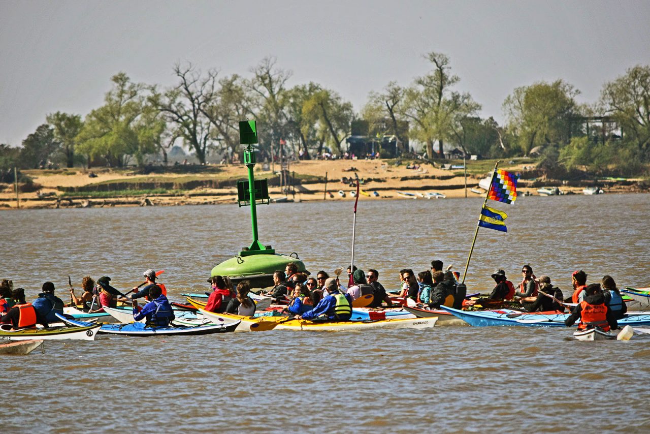 Una flota de kayaks remará hasta a Buenos Aires por la Ley de Humedales