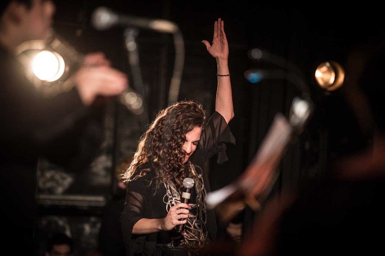 ¿Quién es la cantante trans que rompió el binarismo del Festival de Cosquín?