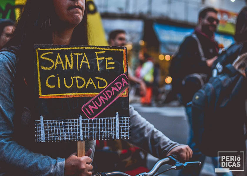 Mujeres organizadas durante la inundación histórica de Santa Fe